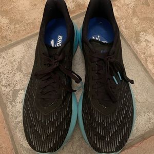 Brooks Hyperion Tempo Sneakers